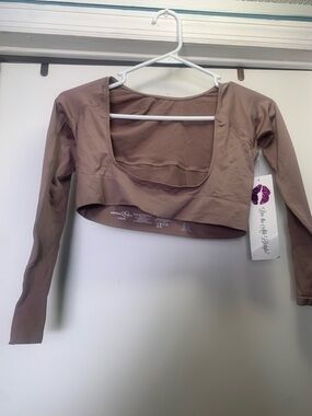 Rhonda Shear Mauve Taupe Long Sleeve Scoop Crop Top